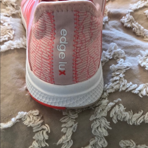 Size 7 adidas edge lux - Picture 4 of 5